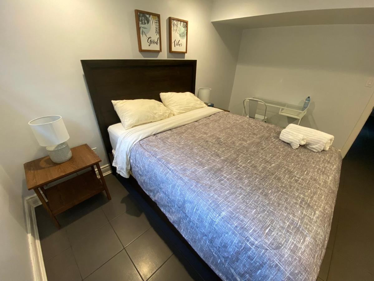 Yonge And Finch Subway !S Spacious And Modern Private Bd With Shared Bathroom トロント エクステリア 写真