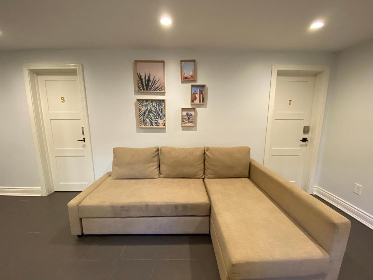 Yonge And Finch Subway !S Spacious And Modern Private Bd With Shared Bathroom トロント エクステリア 写真